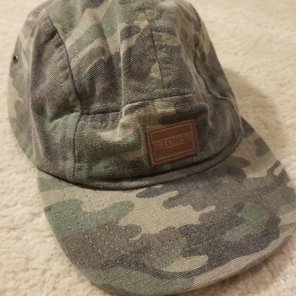 TOMS Camo Adjustable Slap Cap